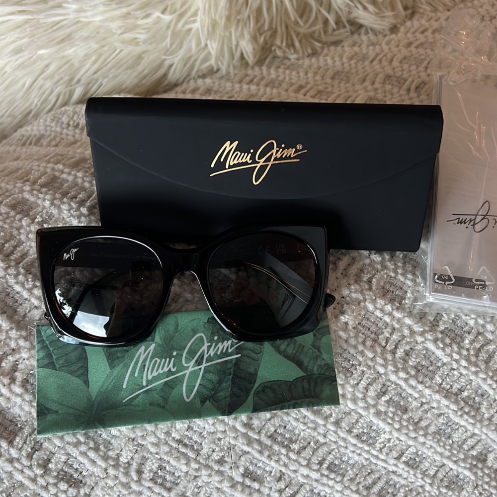 Maui Jim Black Parkana Sunglasses